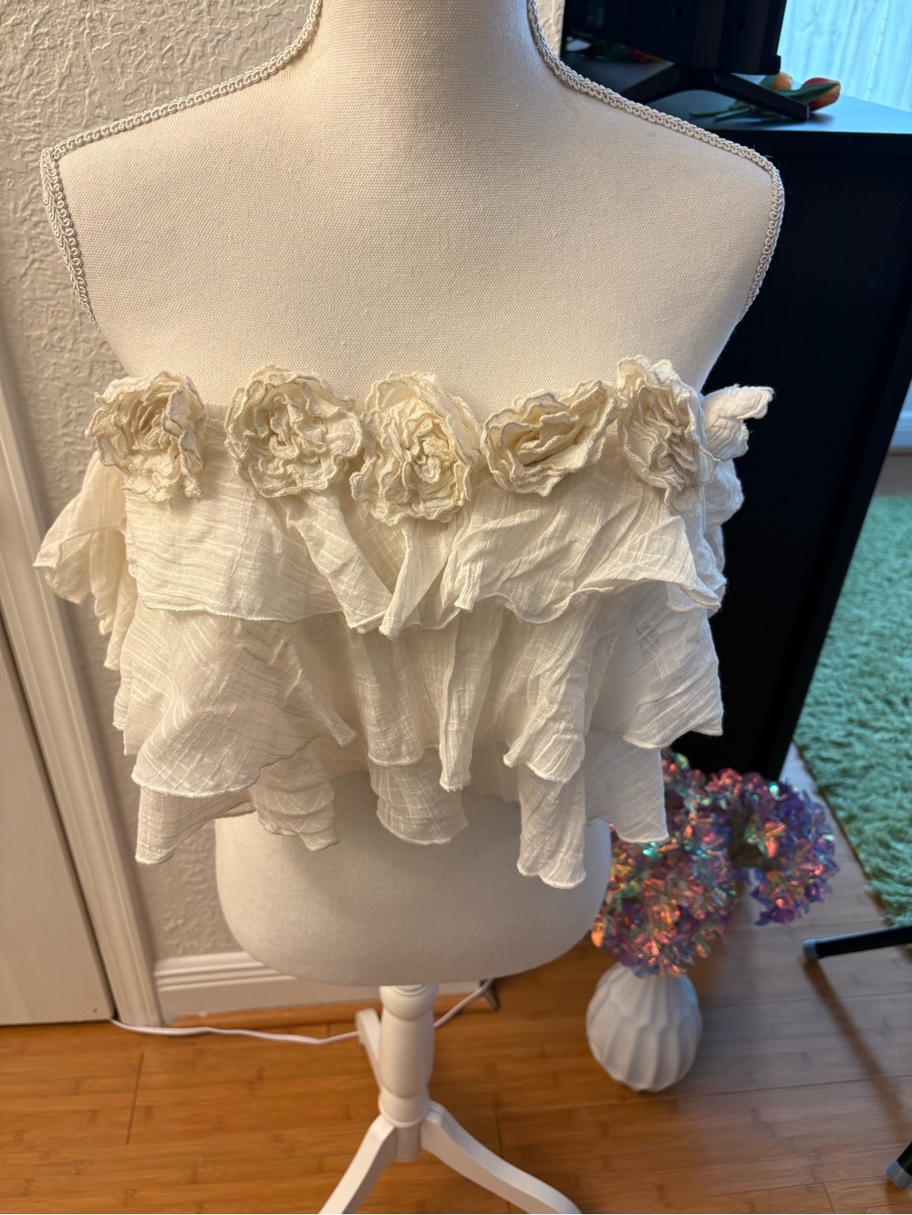 Zara Cream Ruffled Floral Trim Crop Top